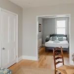 The Thames Embrace 3 Bedroom And Garden House In Battersea