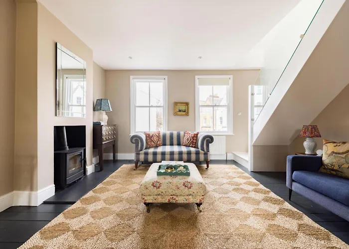 The Thames Embrace 3 Bedroom And Garden House In Battersea