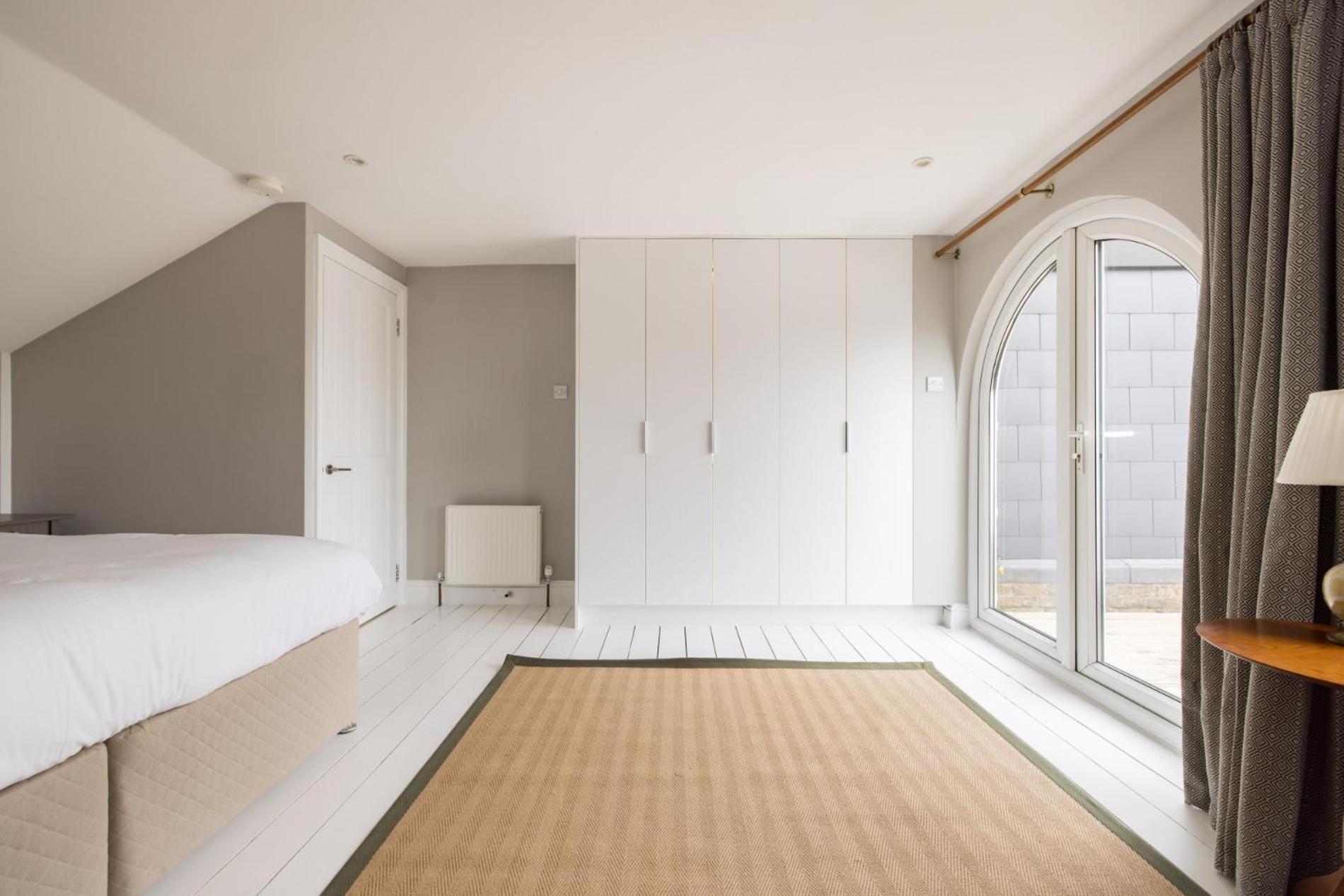 The Thames Embrace 3 Bedroom And Garden House In Battersea Londra
