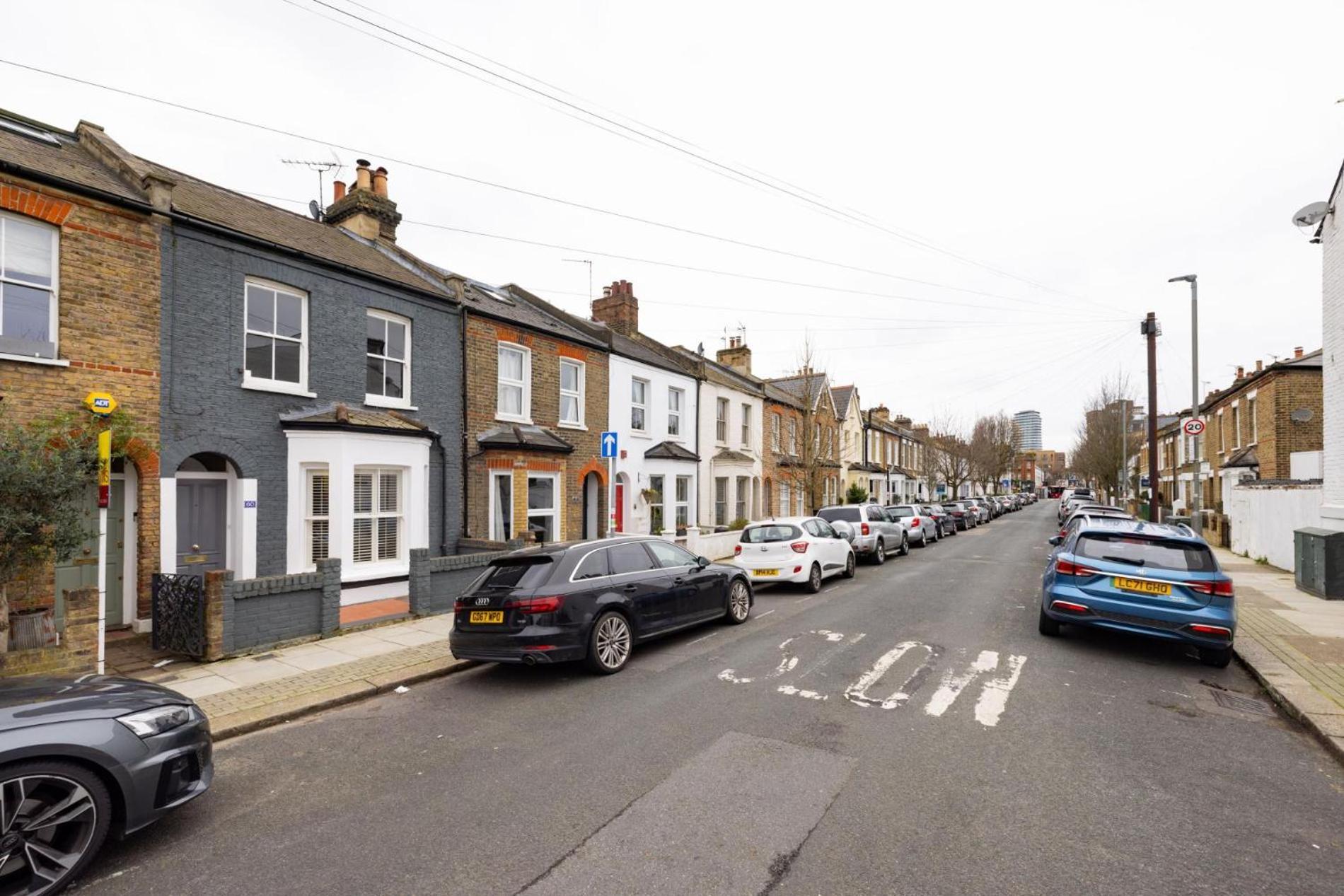 The Thames Embrace 3 Bedroom And Garden House In Battersea *