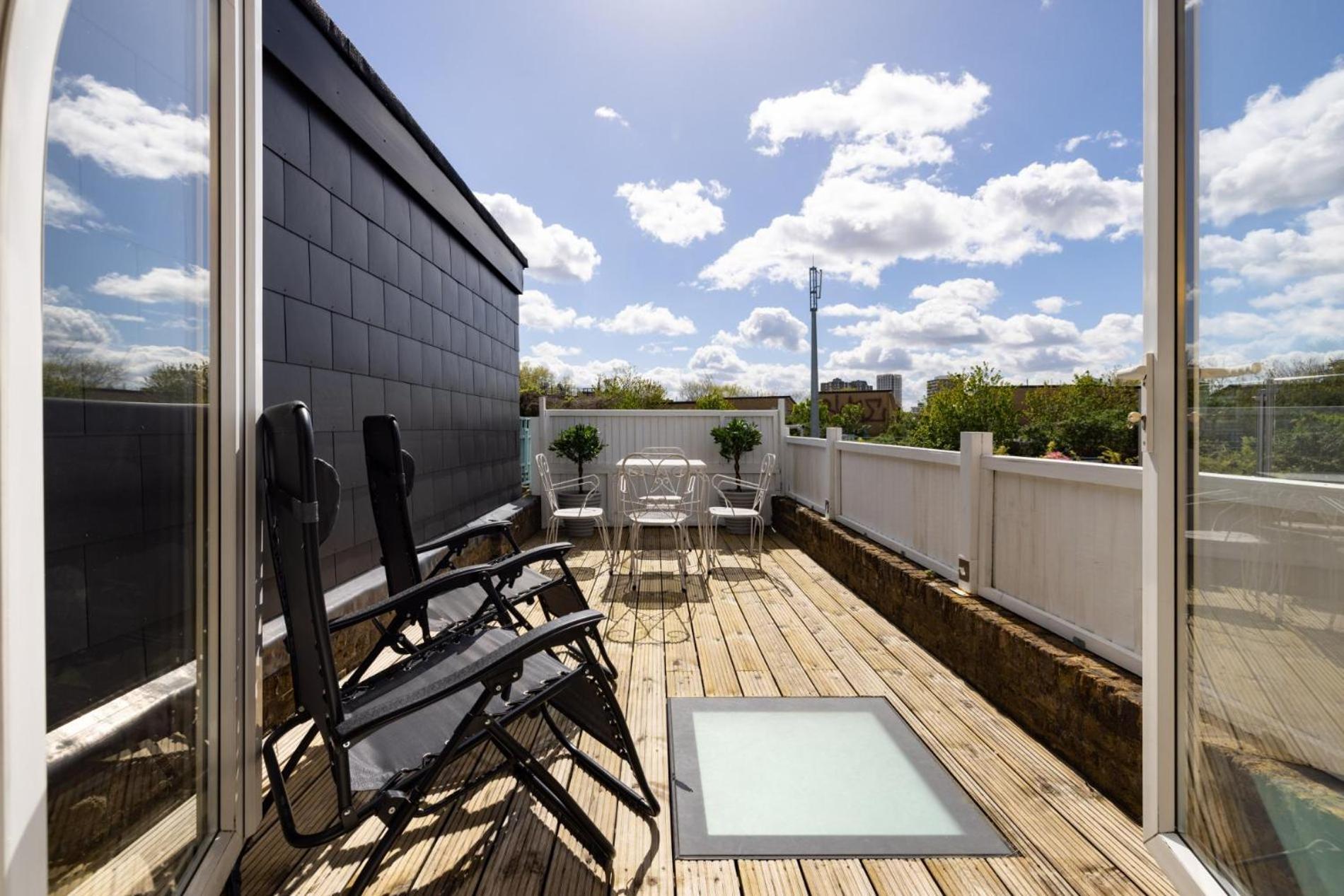 The Thames Embrace 3 Bedroom And Garden House In Battersea *