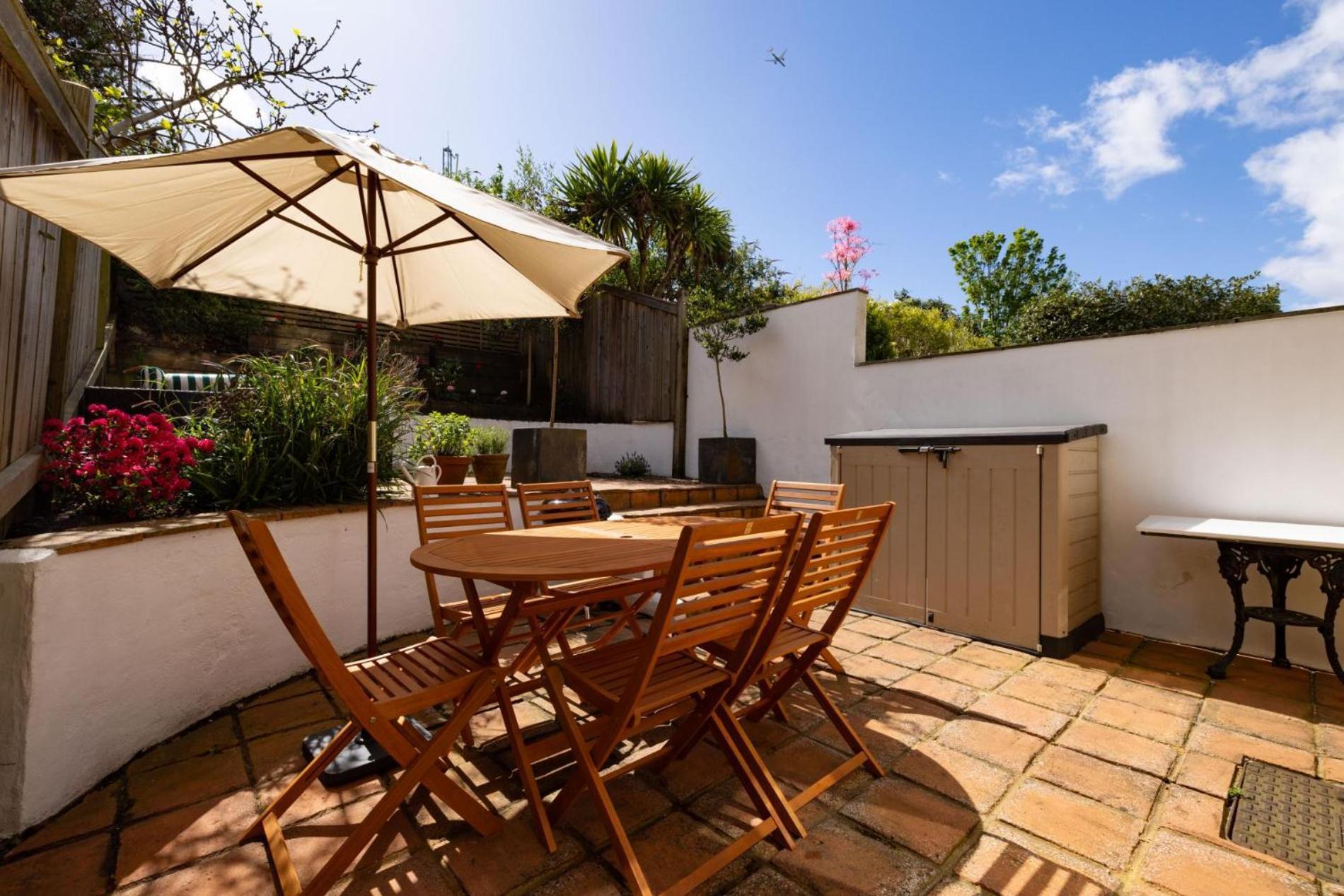 The Thames Embrace 3 Bedroom And Garden House In Battersea *