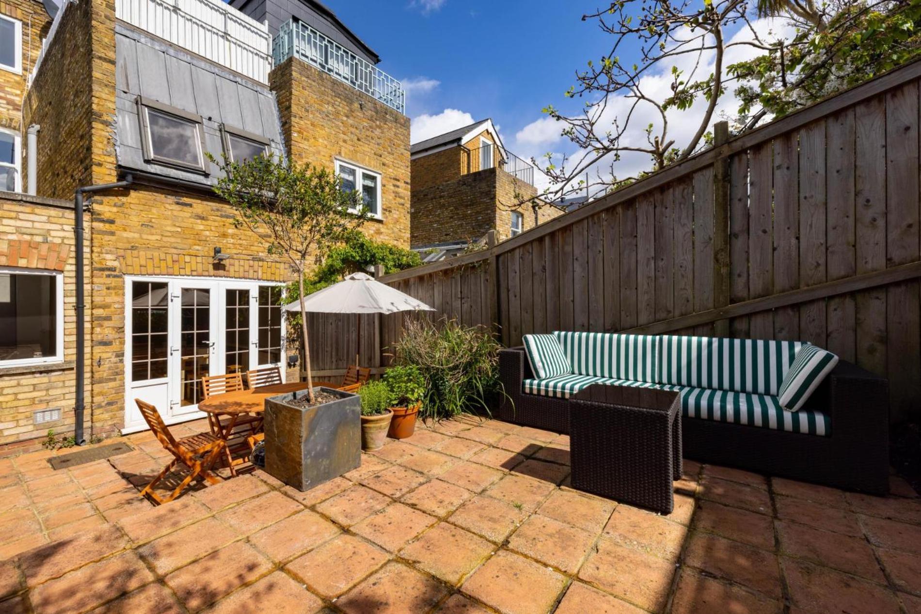 The Thames Embrace 3 Bedroom And Garden House In Battersea