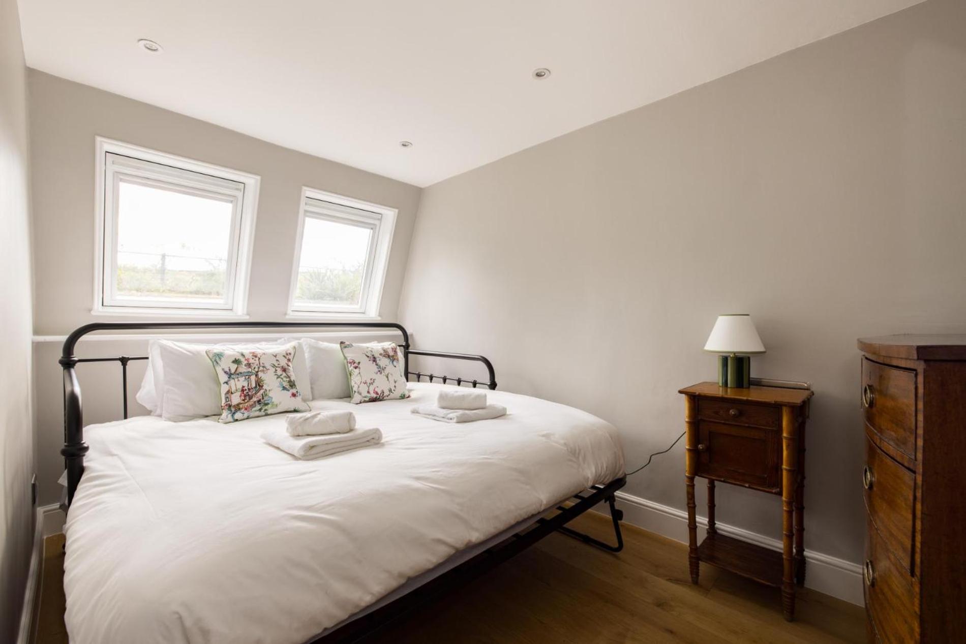 The Thames Embrace 3 Bedroom And Garden House In Battersea * Londra